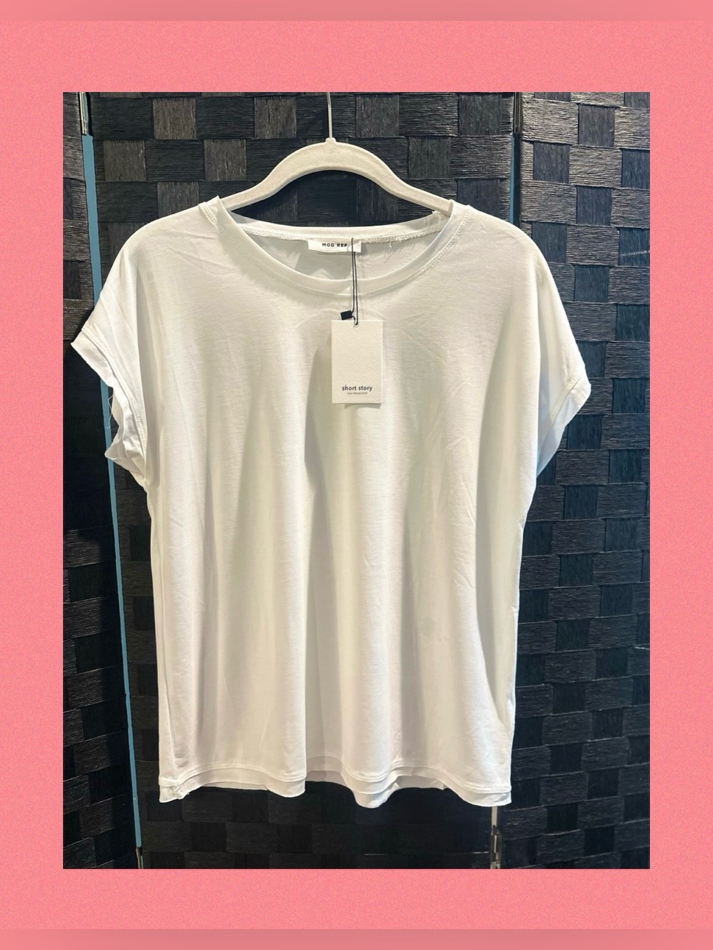 NWT- PETITE white T-shirt